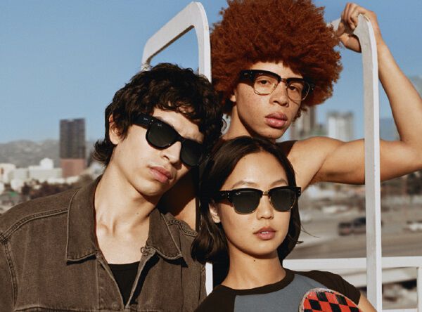 Upptäck bågar från Ray-Ban hos Direkt Optik